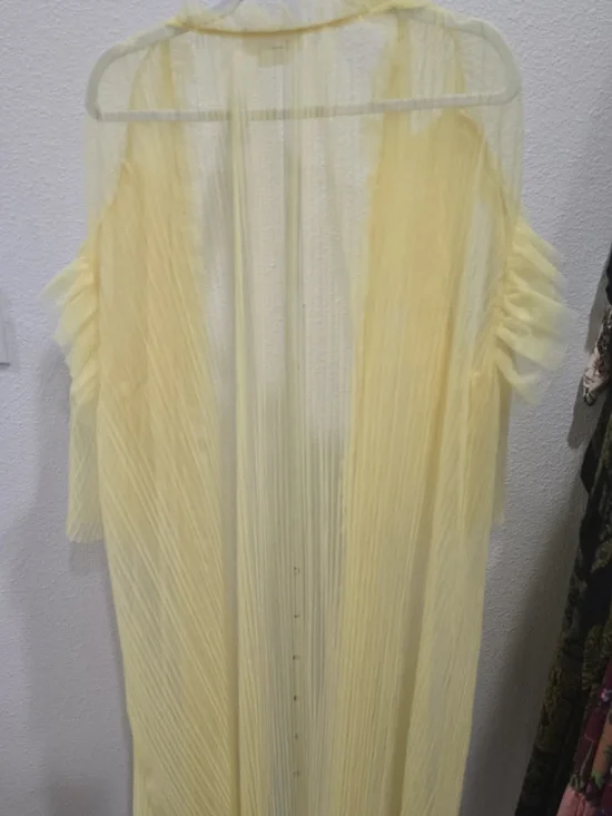 Anthropologie Sheer Pleated Lemon Yellow Kimono - Picture 4 of 5